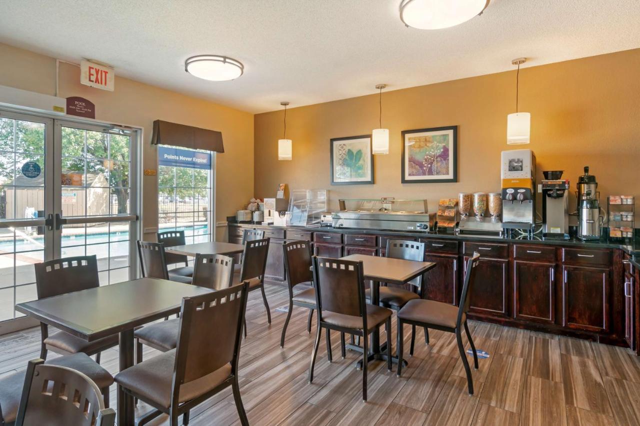 Western Governors Inn&suites Hotel 3*