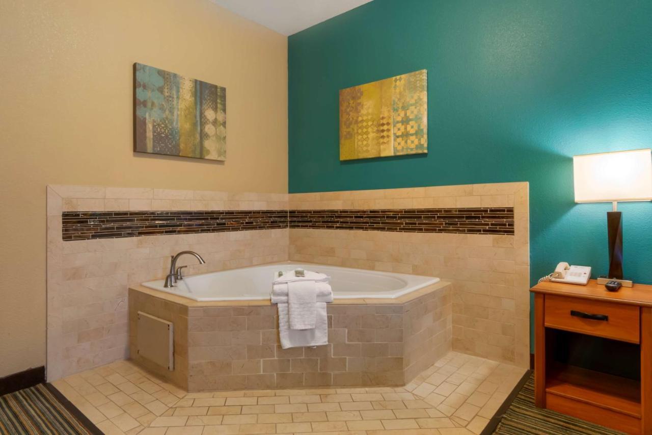 Western Governors Inn&suites Hotel