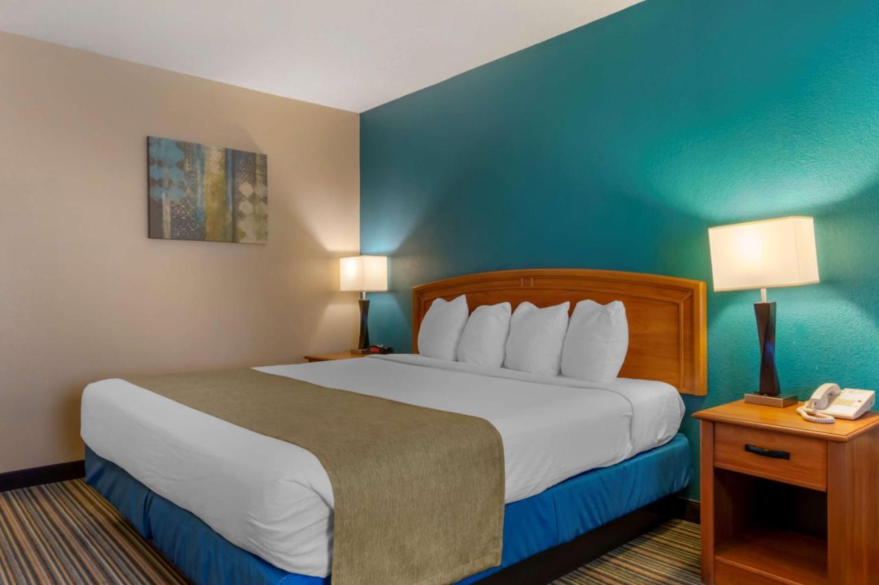 Western Governors Inn&suites Hotel 3*
