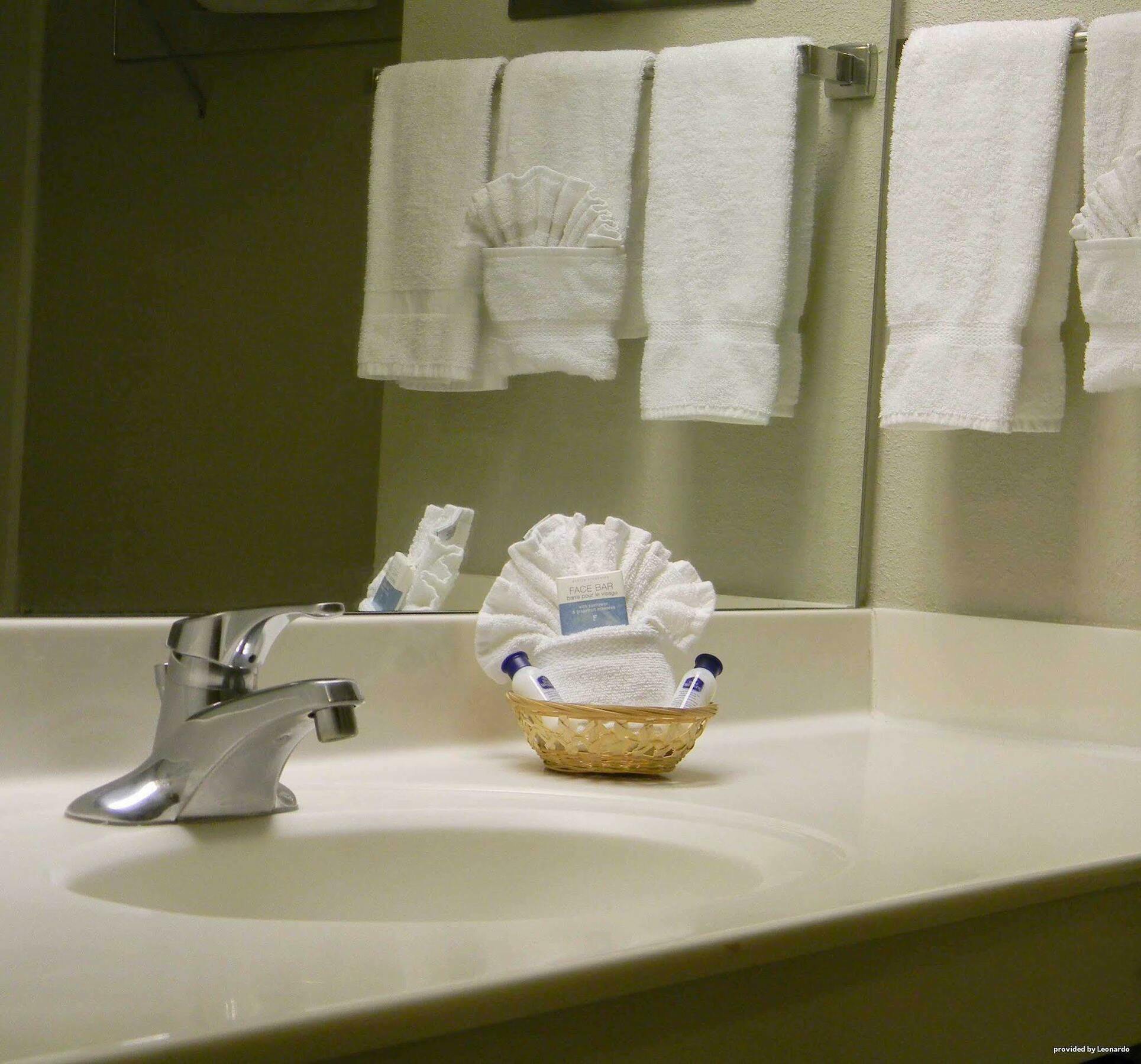 Western Governors Inn&suites Hotel Wichita